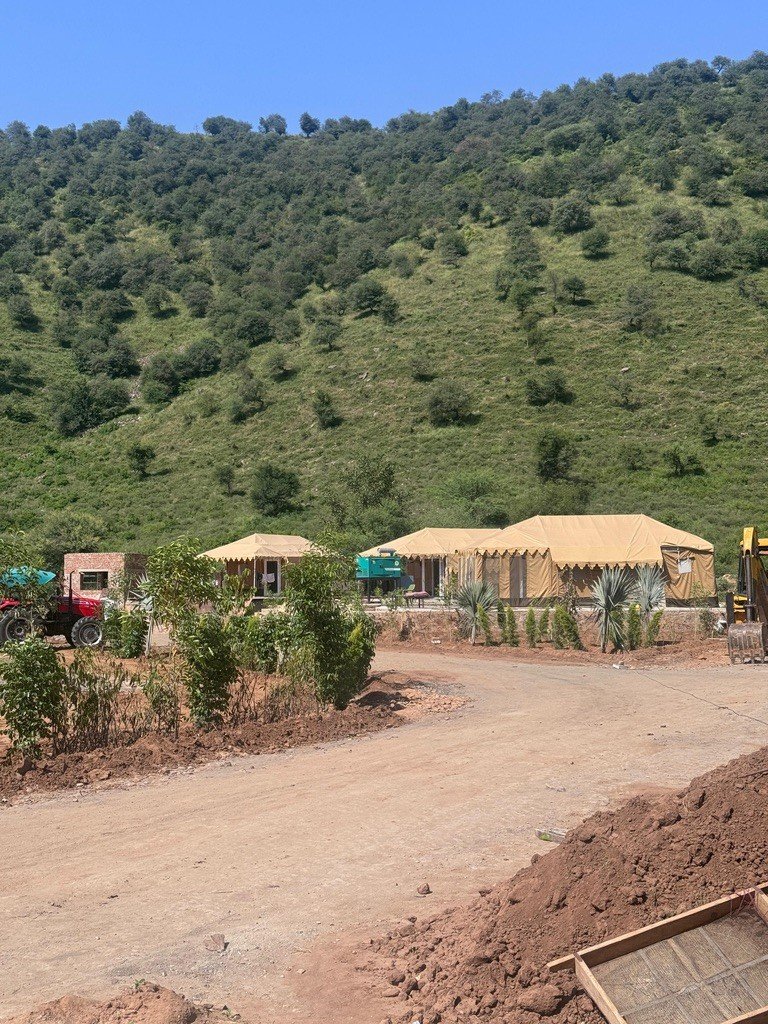 Powering Luxury in the Wild – A 100% Off-Grid Solar Solution for an Alwar Resort