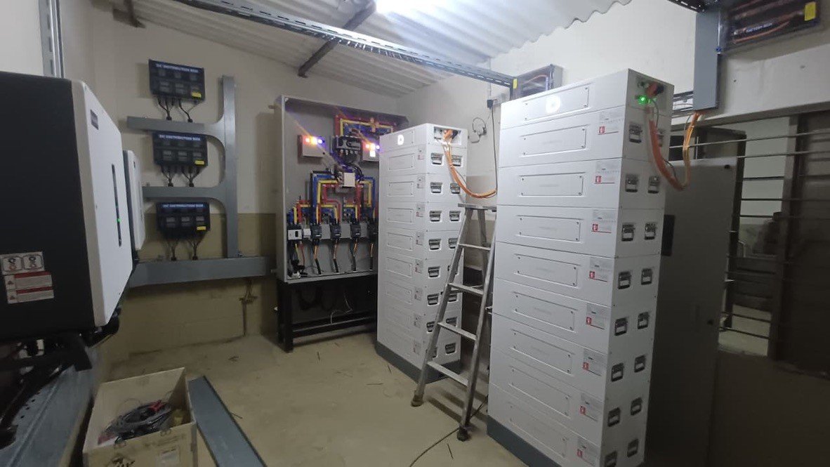 Maximizing Energy Independence with a 100kW Hybrid BESS & 250kWh Dyness LFP Storage